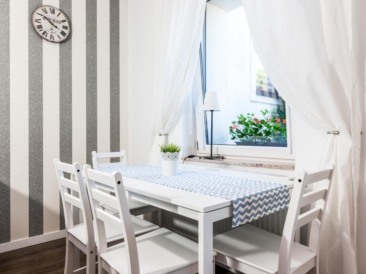 Kompleks Wypoczynkowy Pomerania Z Podgrzewanym Basenem 30 Metrow Do Morza Rewal Exterior foto
